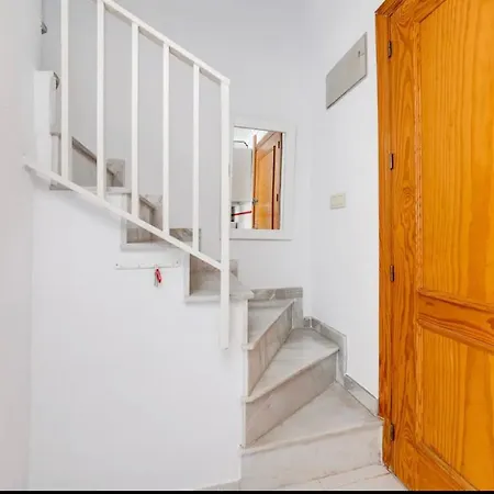 Two- Story Near The Sea 5 Minutes Apartment