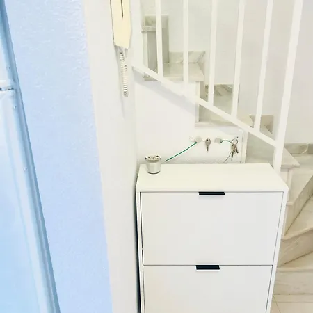Two- Story Near The Sea 5 Minutes Apartment