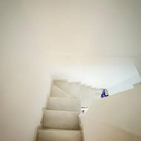 Two- Story Near The Sea 5 Minutes Apartment *