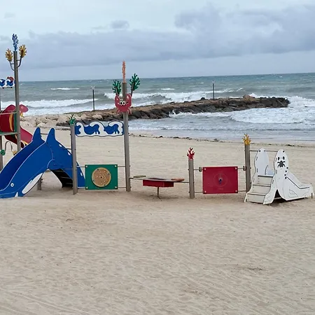 Two- Story Near The Sea 5 Minutes 公寓